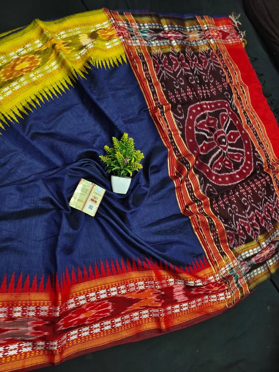 Pochampally Ikkat Pattu Silk Saree