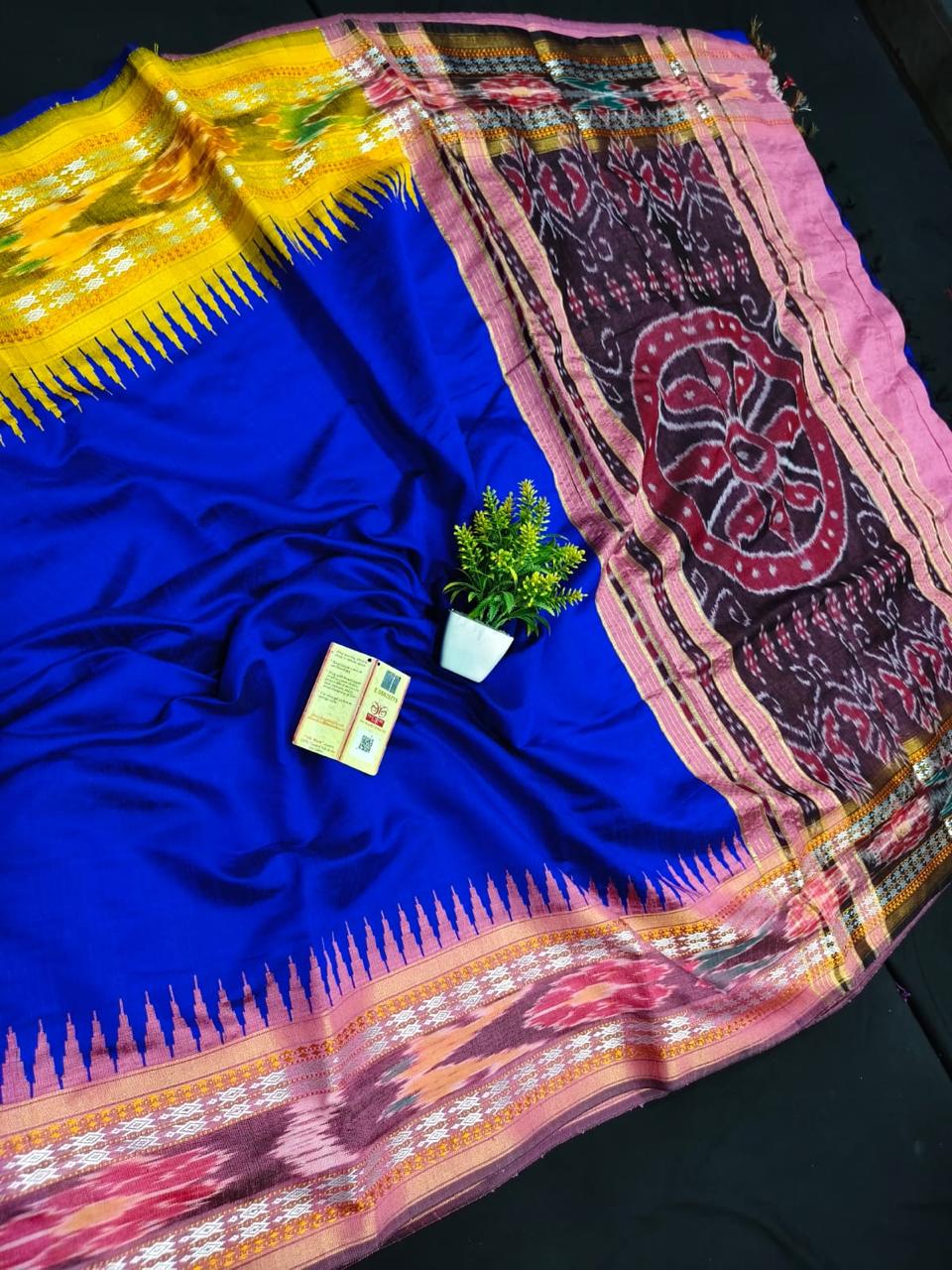 Pochampally Ikkat Pattu Silk Saree
