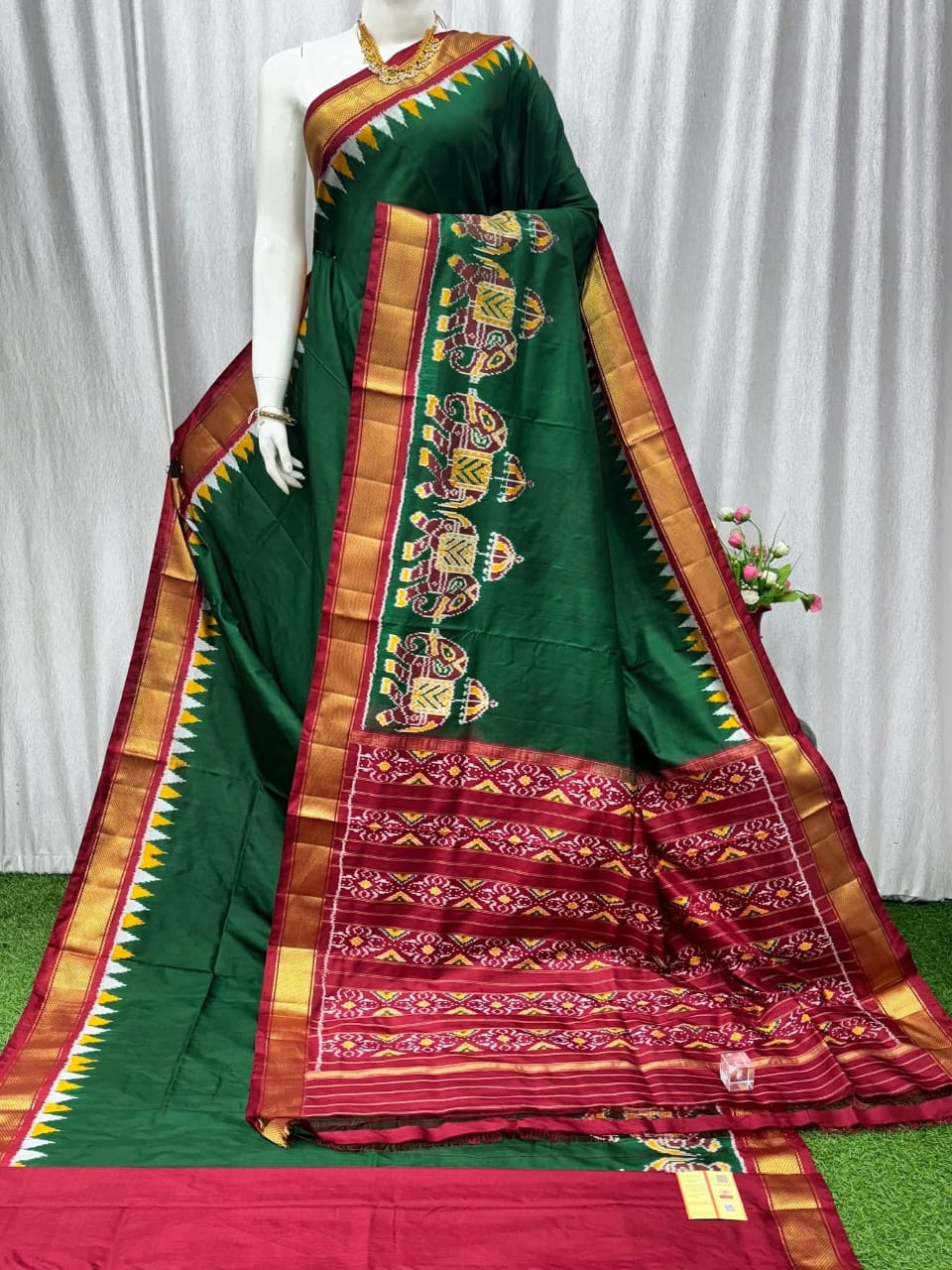Pochampally Designer And Dolla Silk Fabric Sarees