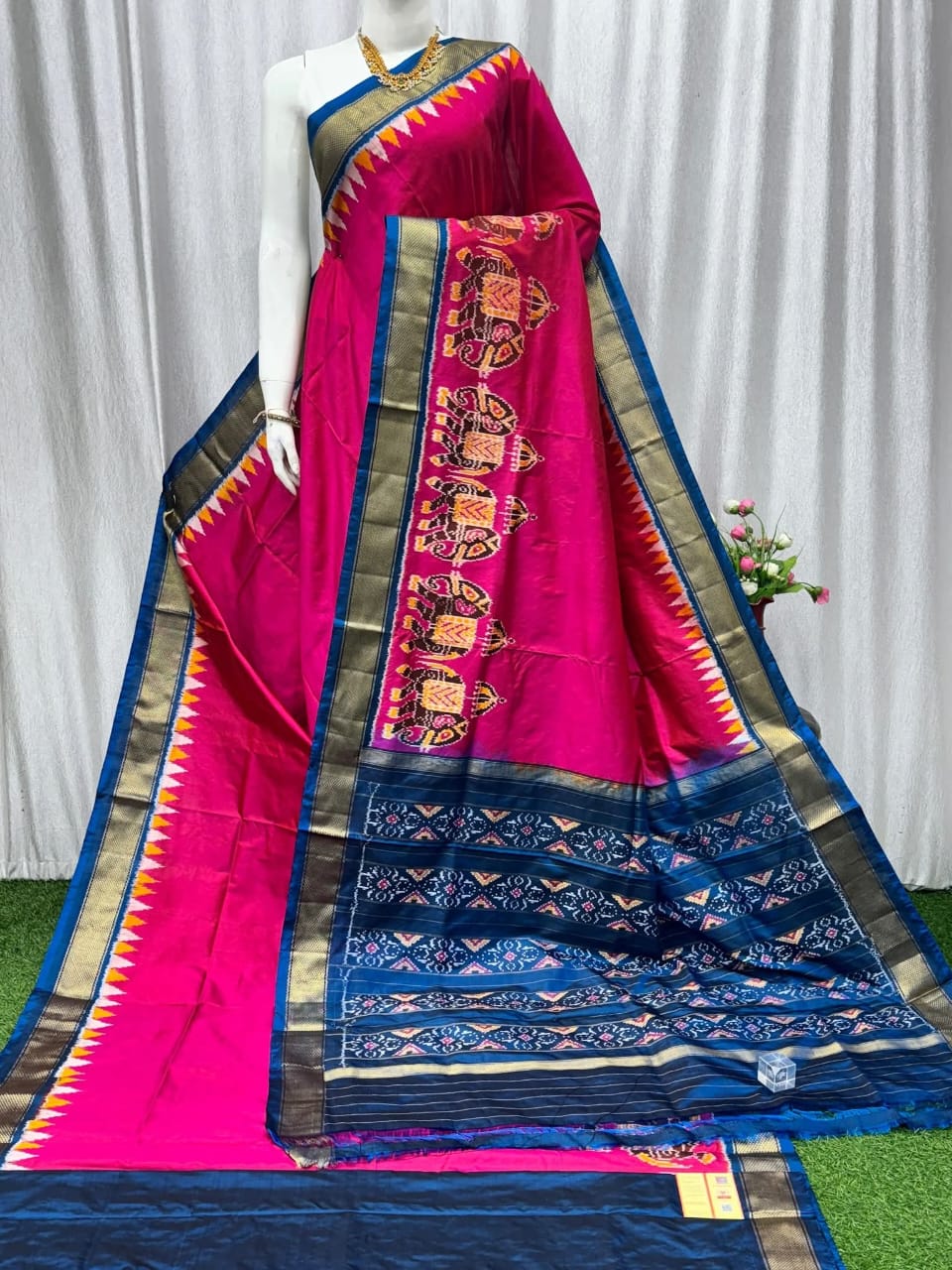Pochampally Designer And Dolla Silk Fabric Sarees