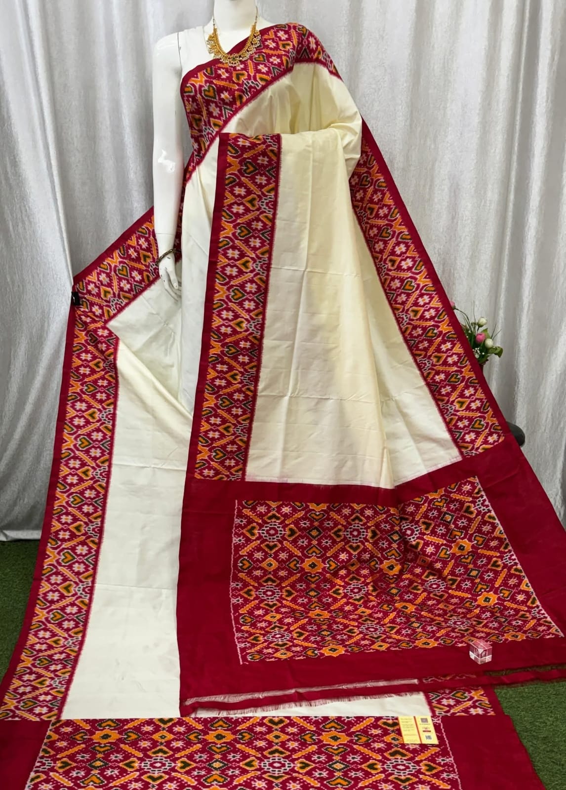 Dola Silk Pochampally Designer Printed Saree With Unstitched Blouse Piece For Women