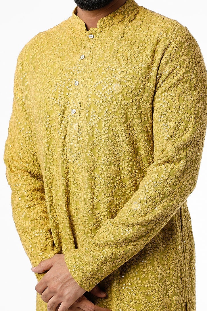 Mens Chikankari Kurta Pyjama Set: Indian Wedding Outfit