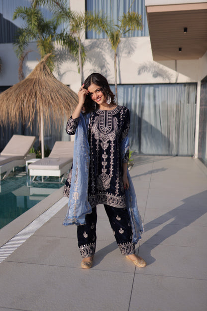 Women’s 9000 Velvet Zari Embroidered Kurta Pant Set with Dupatta