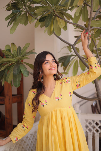 Women’s Cotton Embroidered Kurti Pant Set