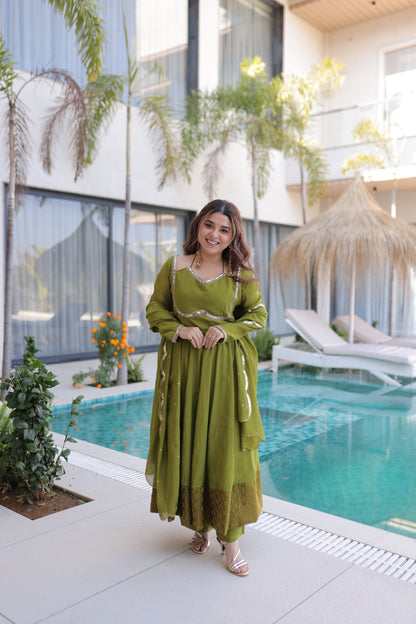 Women’s Mul Chanderi Mirror Lace Anarkali Kurti Pant Set with Dupatta