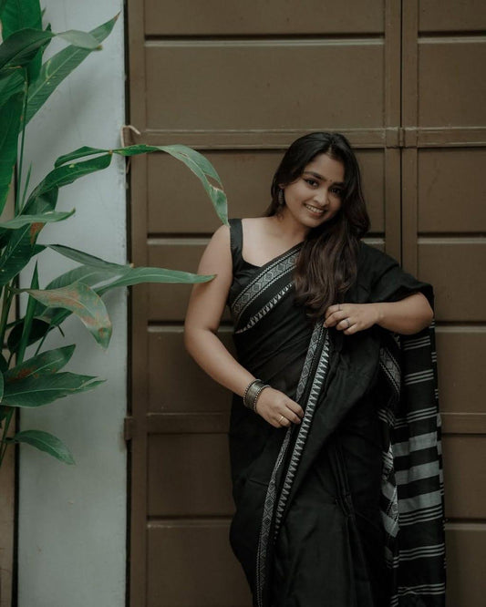 Posh Black Cotton Silk Saree With Lissome Blouse Piece