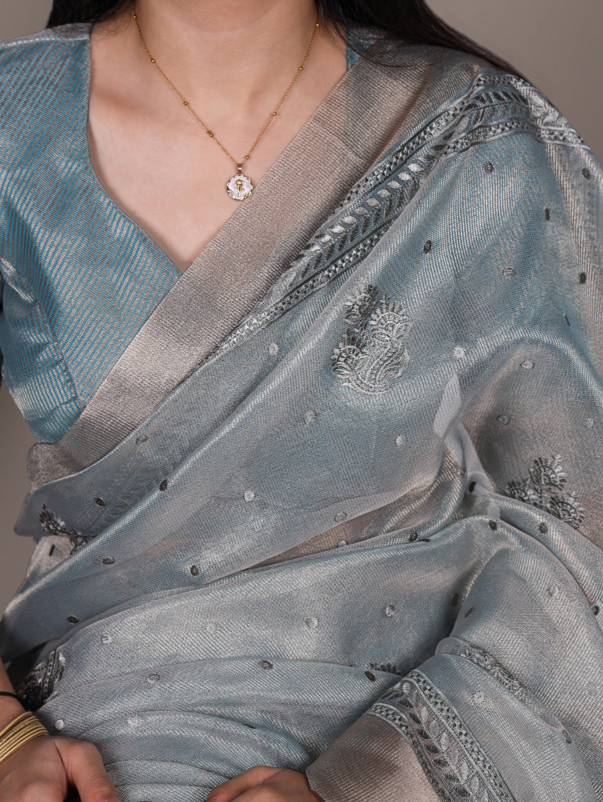 Poly Shimmer Thread Embroidery Saree with Plain Unstitched Blouse
