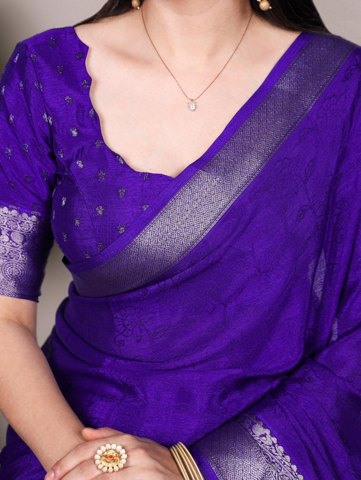 Chinon Self Printed Saree with Zari Weaving Work & Unstitched Blouse