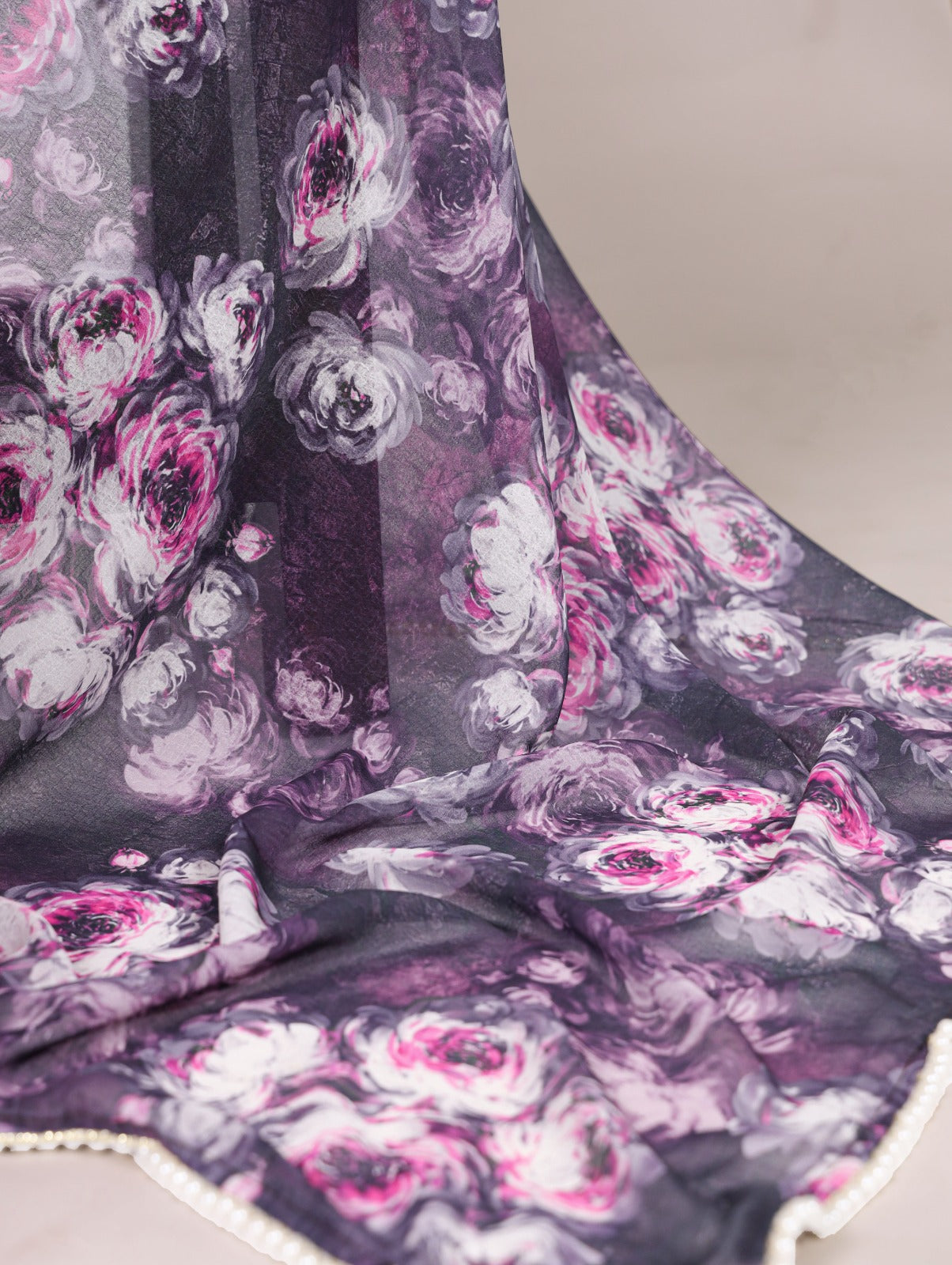 Weightless Marble Floral Printed Saree with Pearl Lace Border & Unstitched Printed Blouse