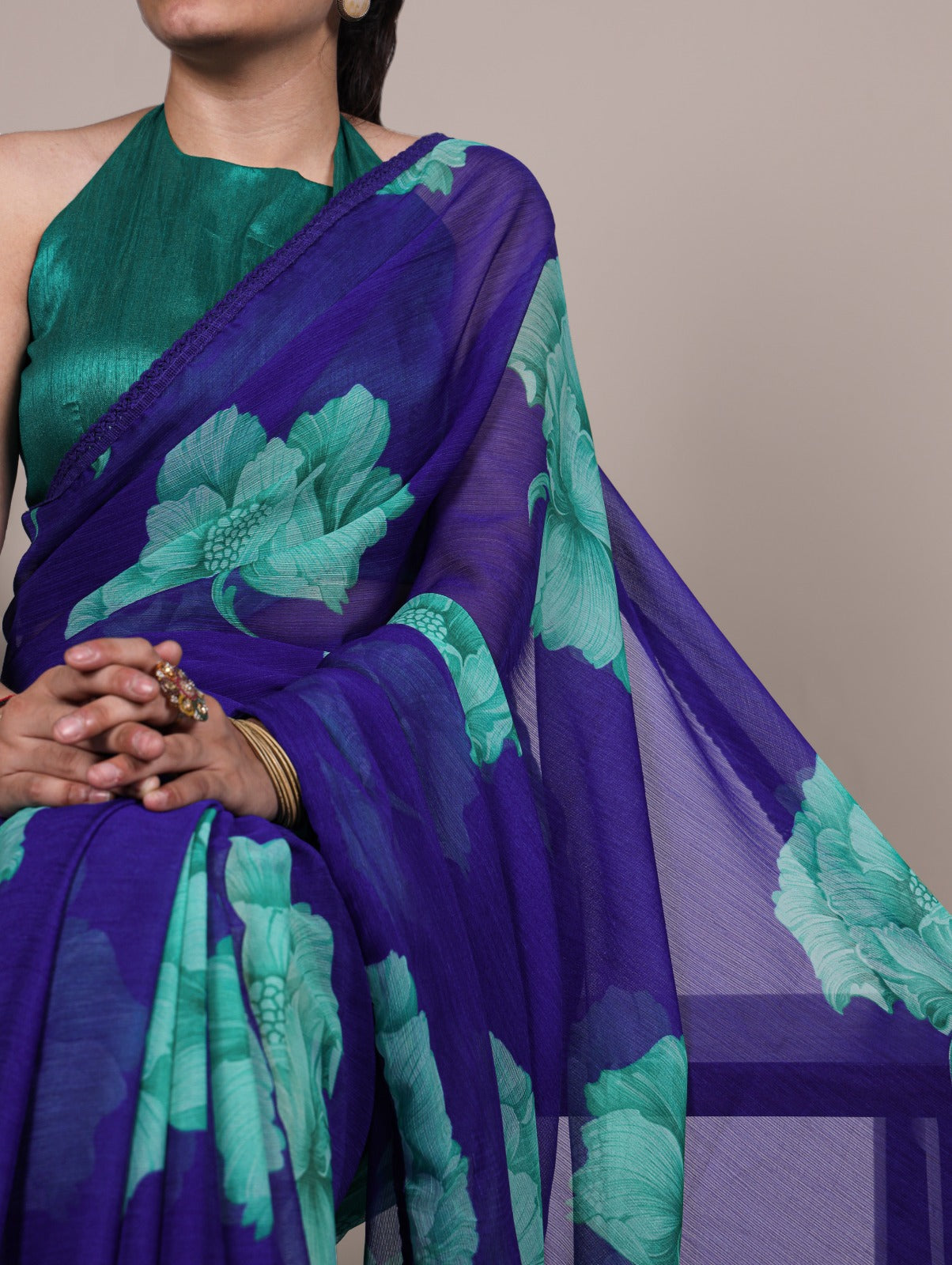 Chiffon Floral Print Saree with Lace Border & Banglory Plain Blouse