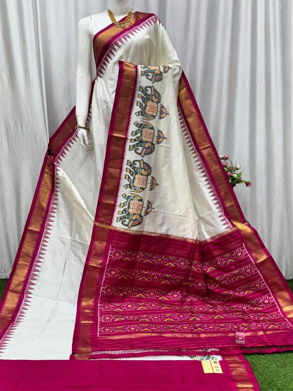 Pochampally Designer And Dolla Silk Fabric Sarees
