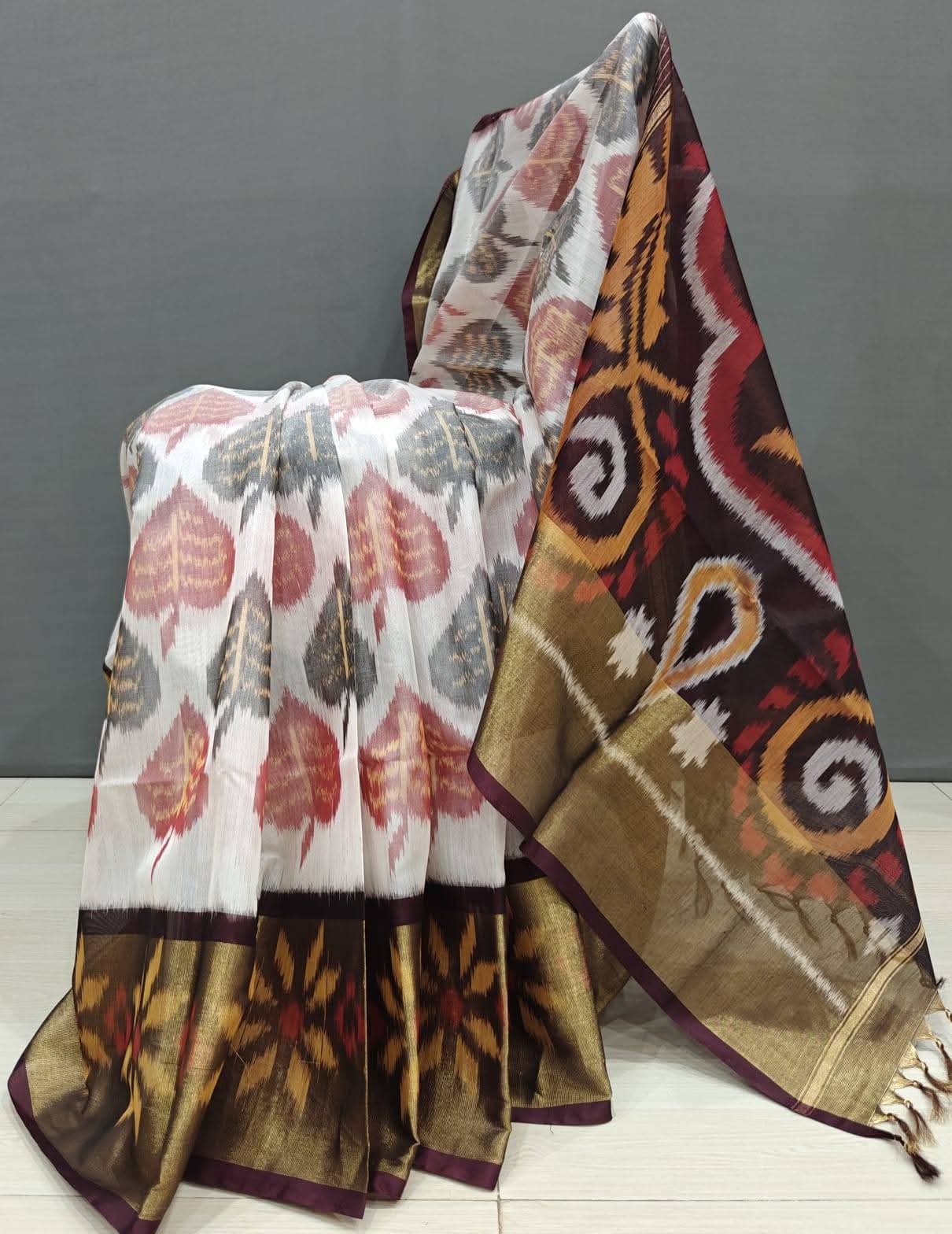 Dola Silk Pochampally Designer Printed Saree With Unstitched Blouse Piece For Women