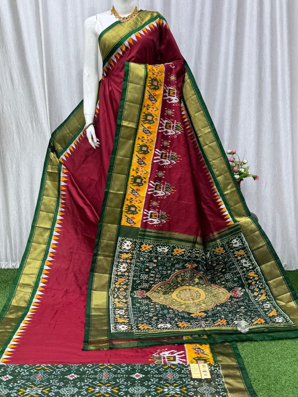 Pochampally Designer And Dolla Silk Fabric Sarees