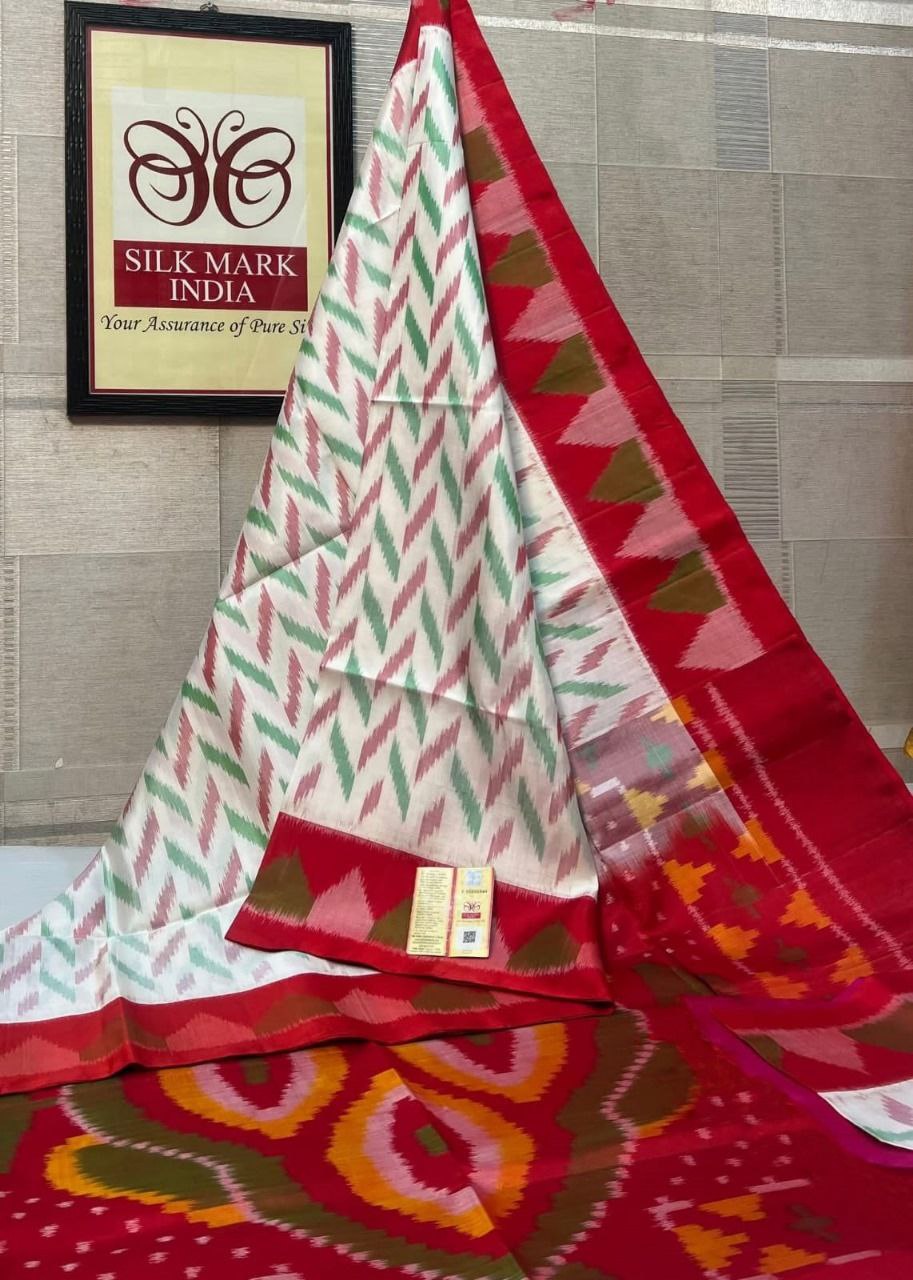 Pochampally Ikkat Pattu Silk Saree